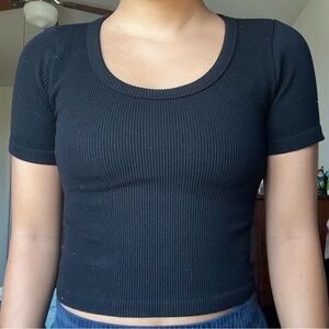 Dynamic- black ribbed top